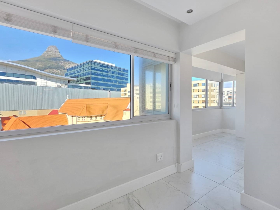To Let 1 Bedroom Property for Rent in Sea Point Western Cape